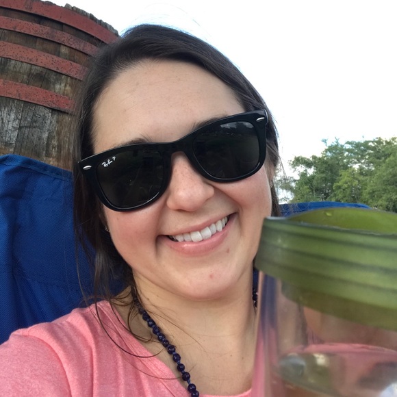 Meet your Posher, Rebekah - Picture 1 of 1